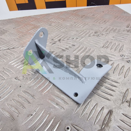 8.23.045 АХ Кронштейн растяжек правый