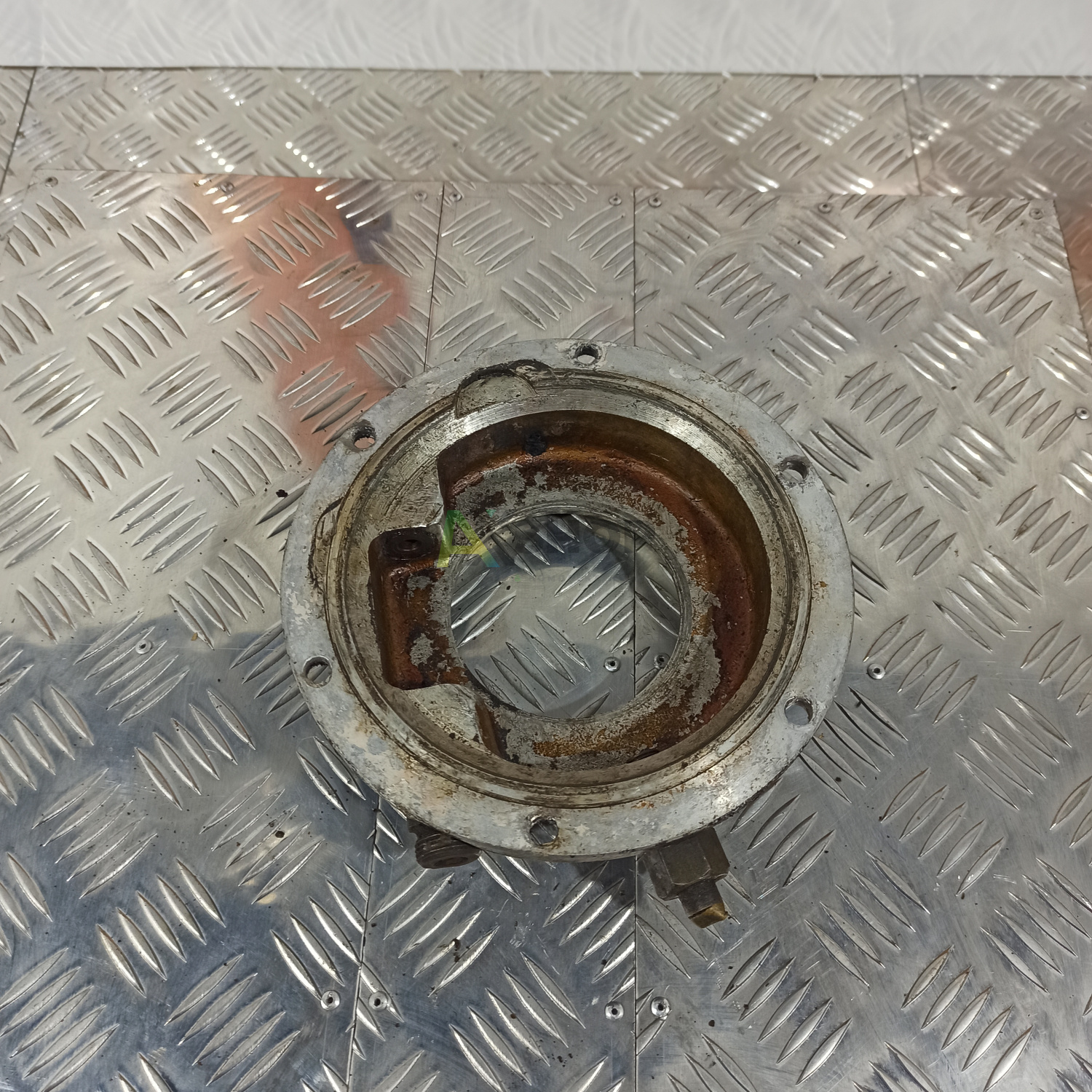 21.11.111 Крышка левая