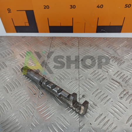 8.21.115 Поводок средний левый