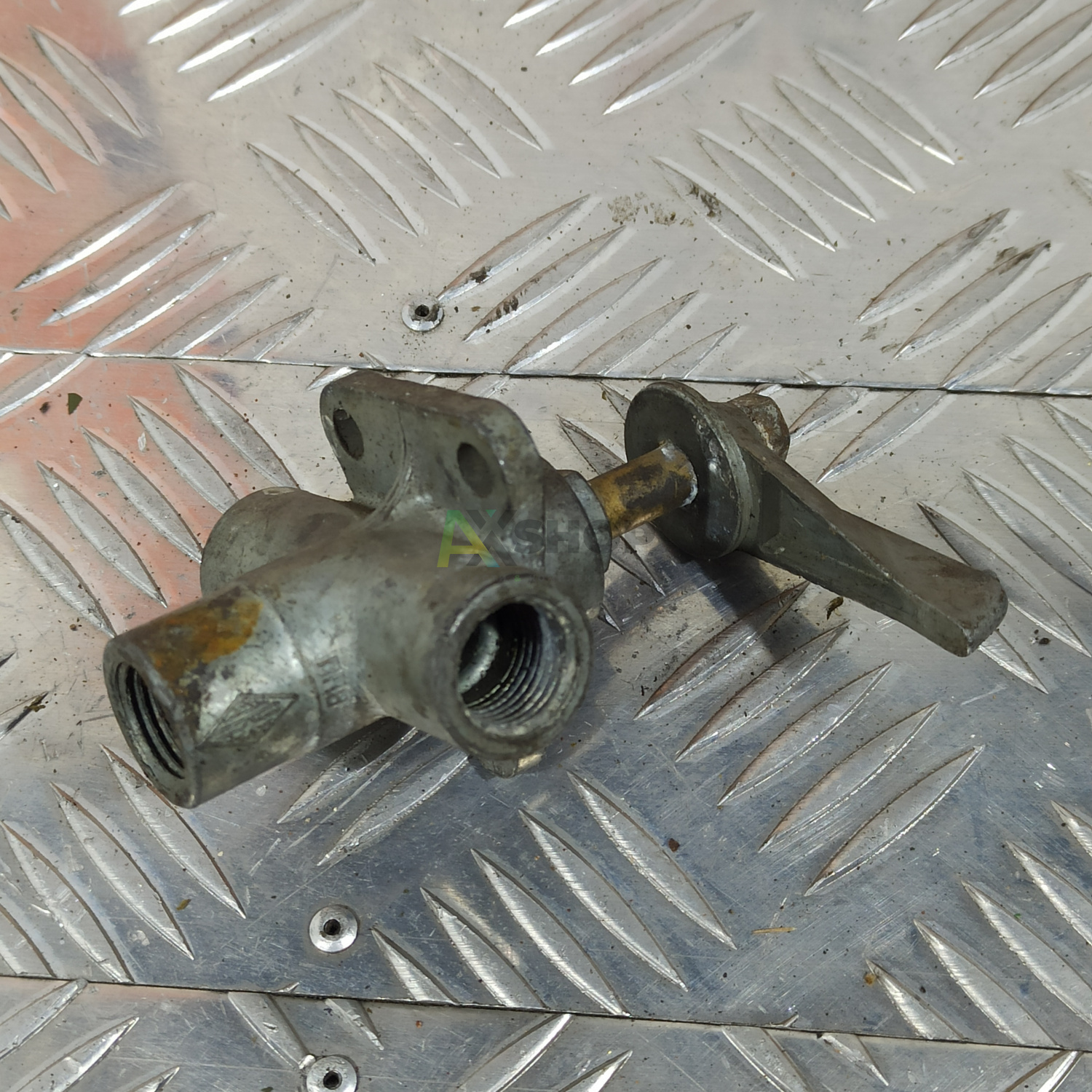 3151-1104160 Кран топливный РКНУ.ПП6-2