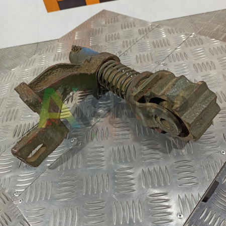 71-3216011 Снегоочиститель гусеницы левый в сборе