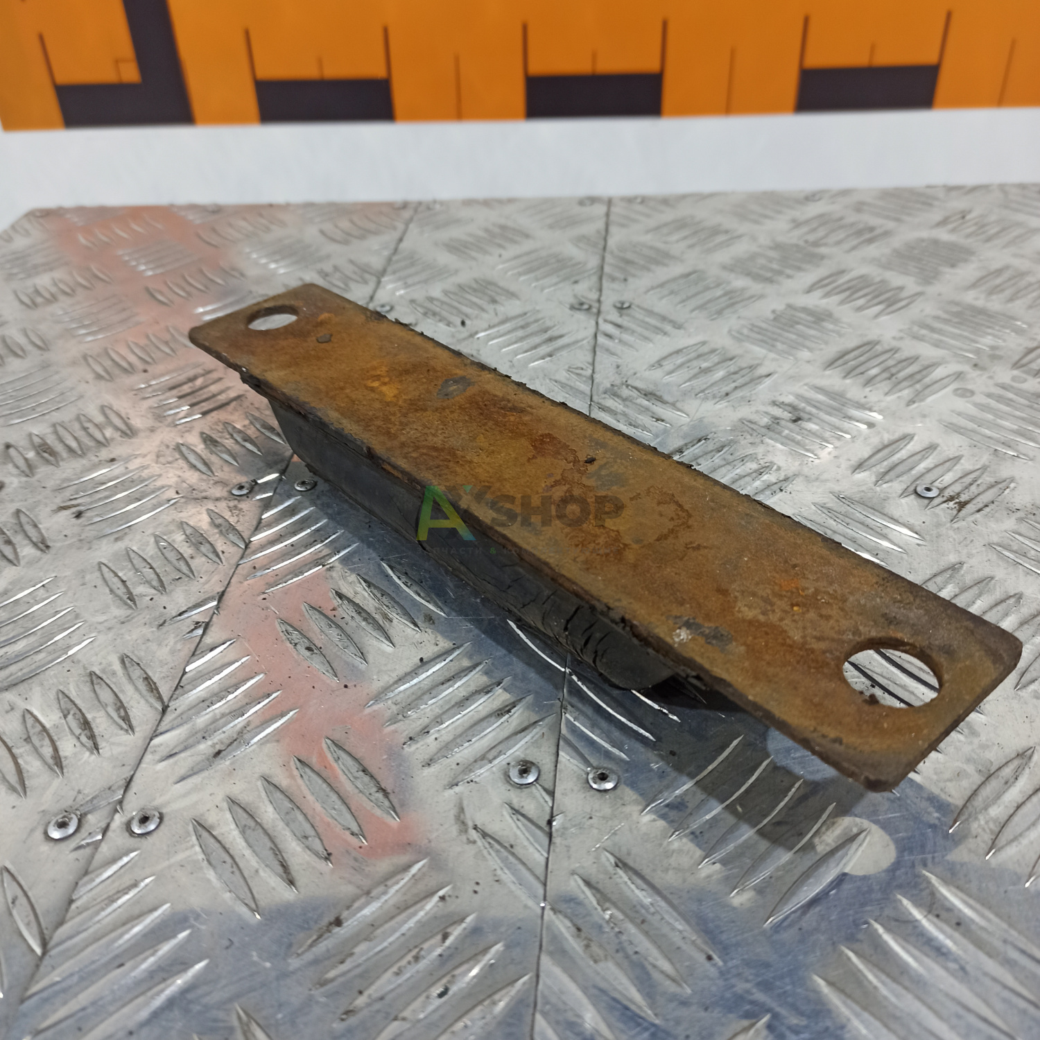 Подушка КРАЗ двигателя  256Б-1001008