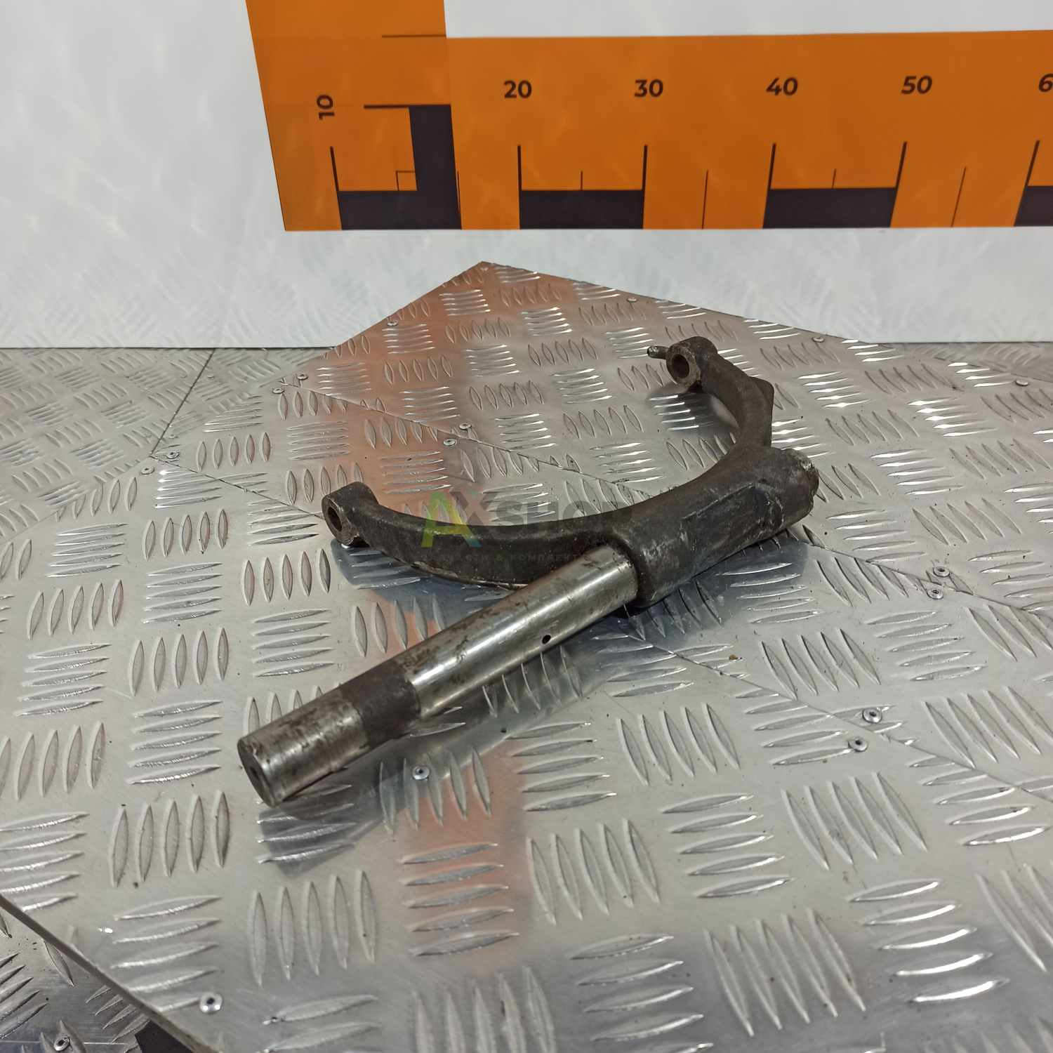 8.10.037 Вилка переключения 3-4 передач