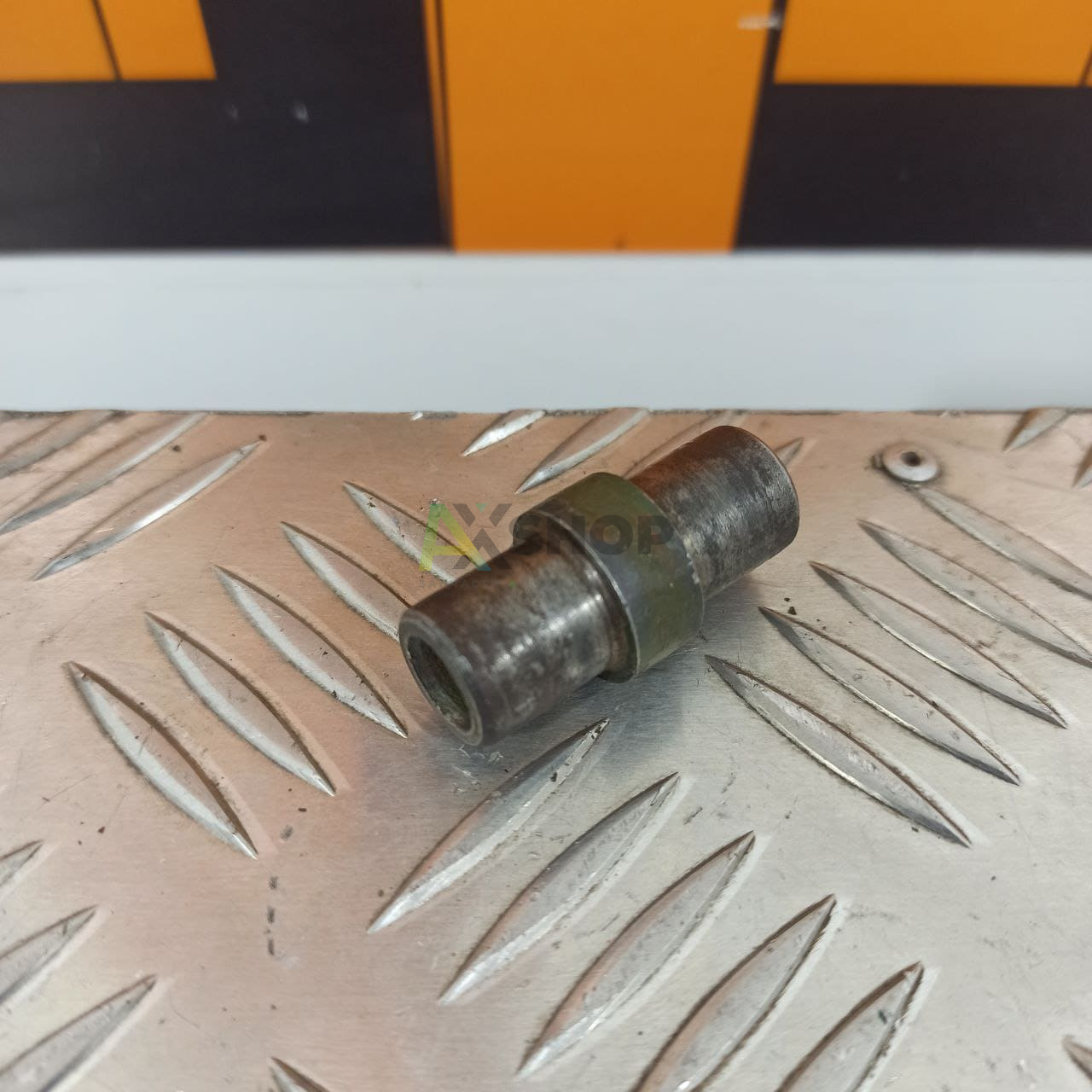 8.23.103 Палец рычага остановочного тормоза