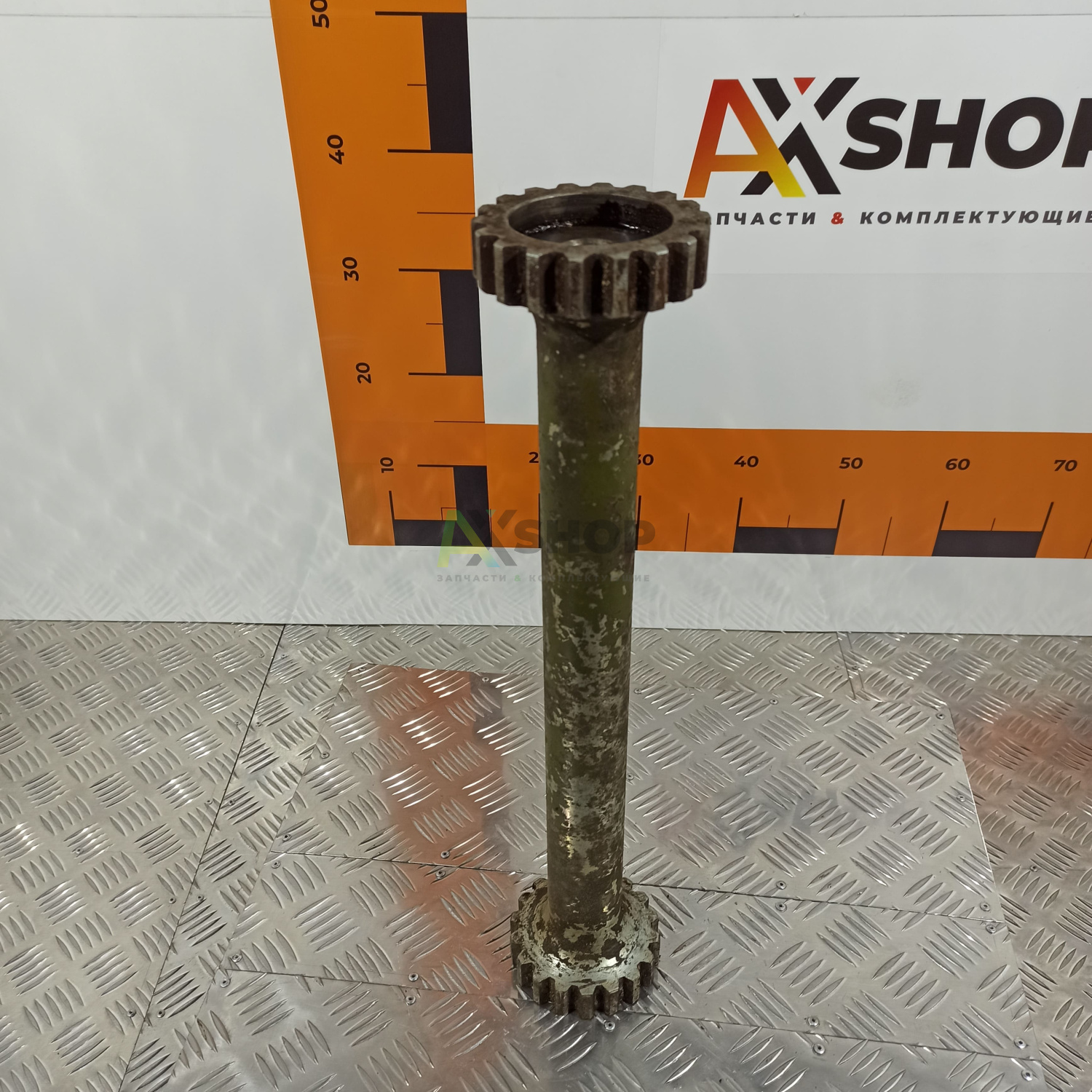 8.10.430 Валик карданный левый