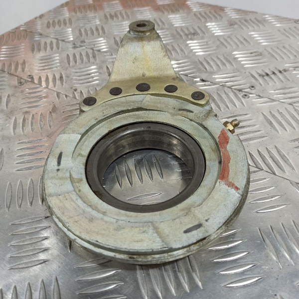 15-141525 Кулачок отводки фрикциона правый в сборе