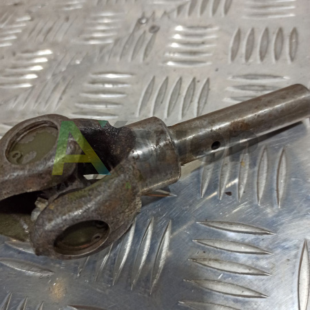 Валик вентилятора ведущий 71-1308050