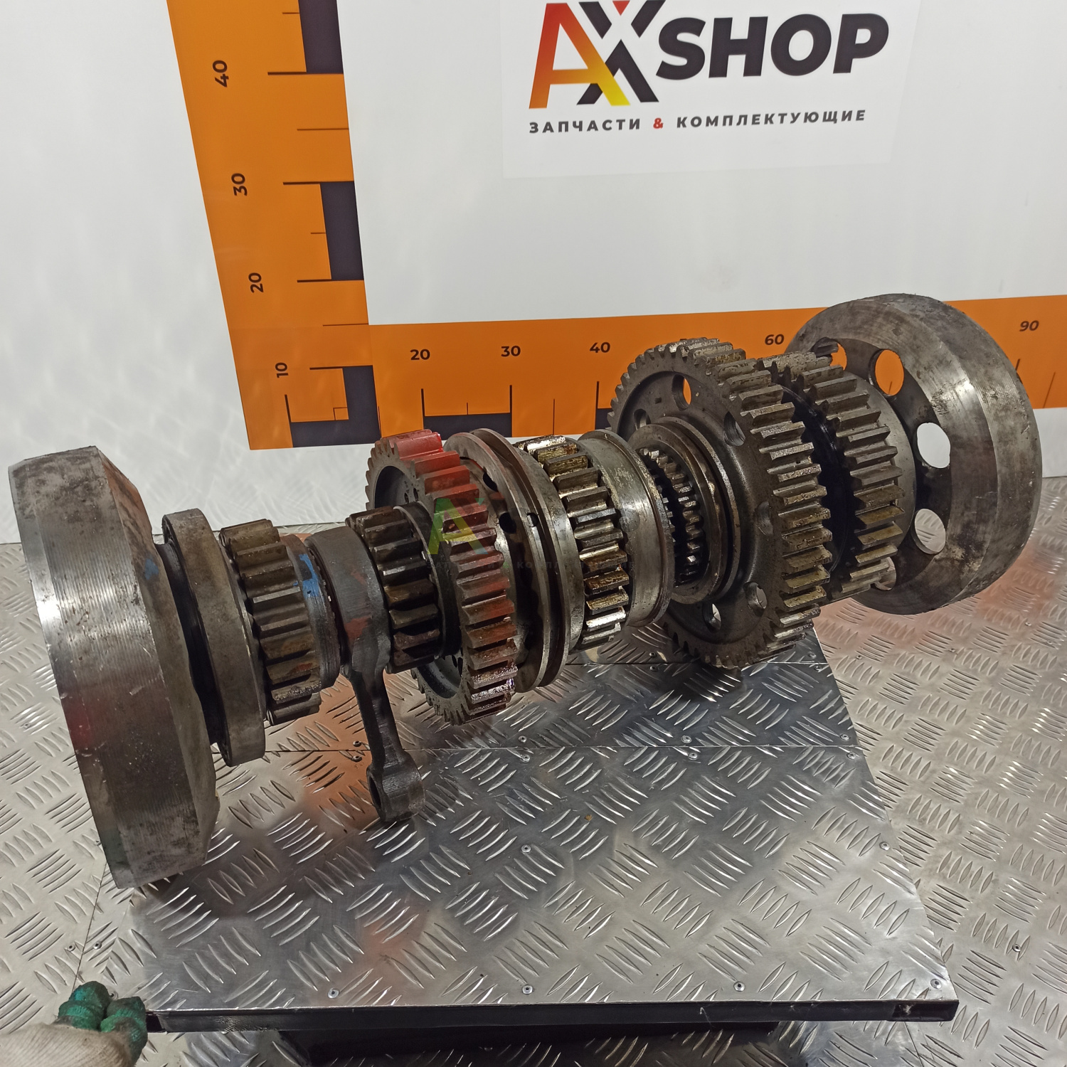 8.10.030 Вал главный с шестернями