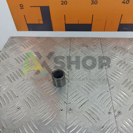 Втулка ЯМЗ толкателей клапана распорная 236-1007248