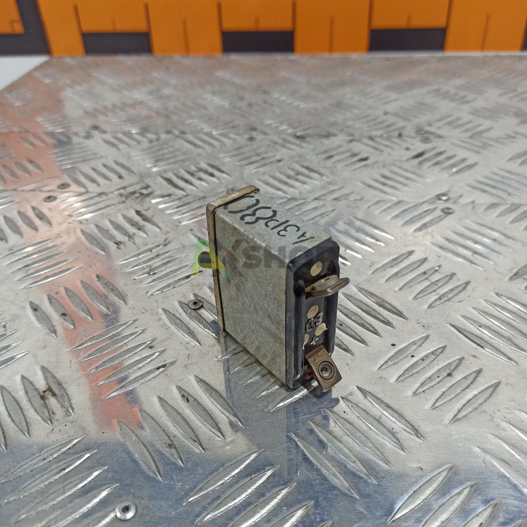 АЗР-80 Автомат защиты реле