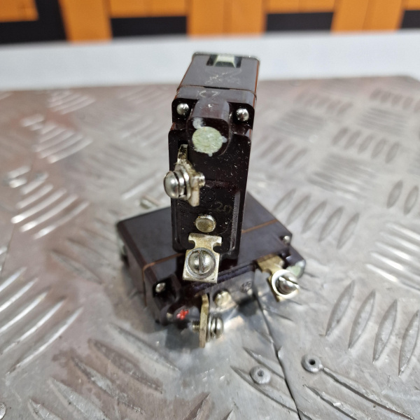 АЗС-20 Автомат защиты сети 