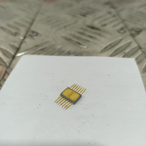 133ЛА2 Микросхема