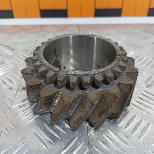 Шестерня заднего хода 650-12-32