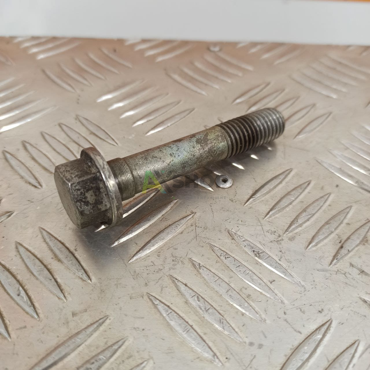 236-1005180 Болт стяжной короткий (короткий)