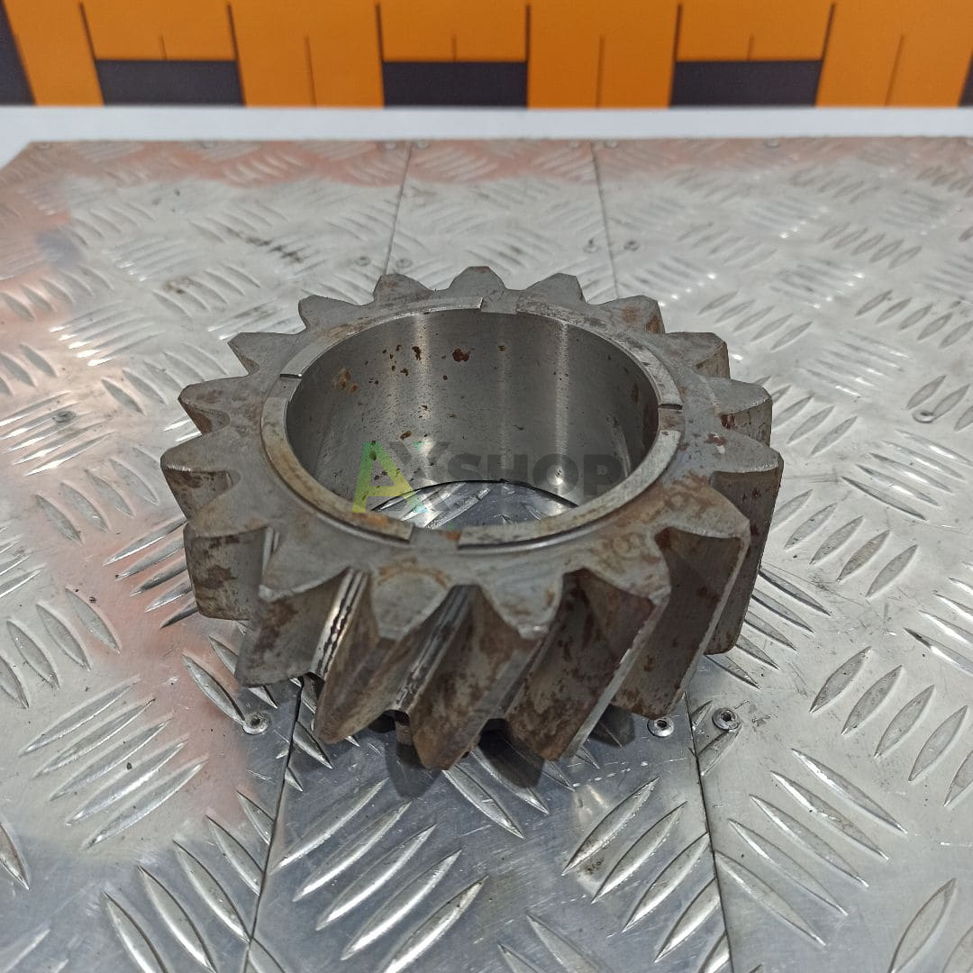 Шестерня заднего хода 650-12-32