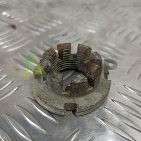 47-3203010 \ 70-3203010 \ 70-141514 Гайка оси катка