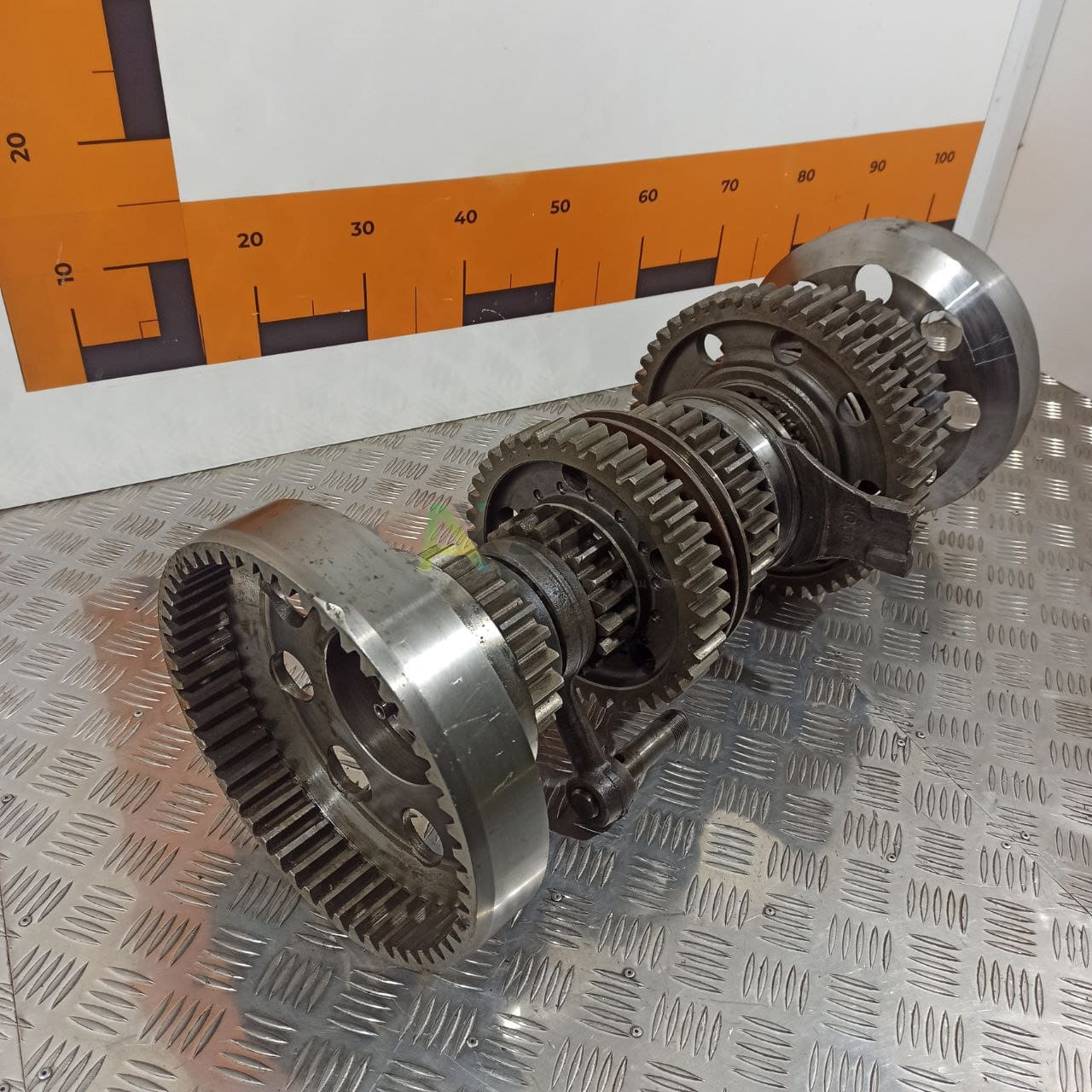 8.10.030 Вал главный с шестернями