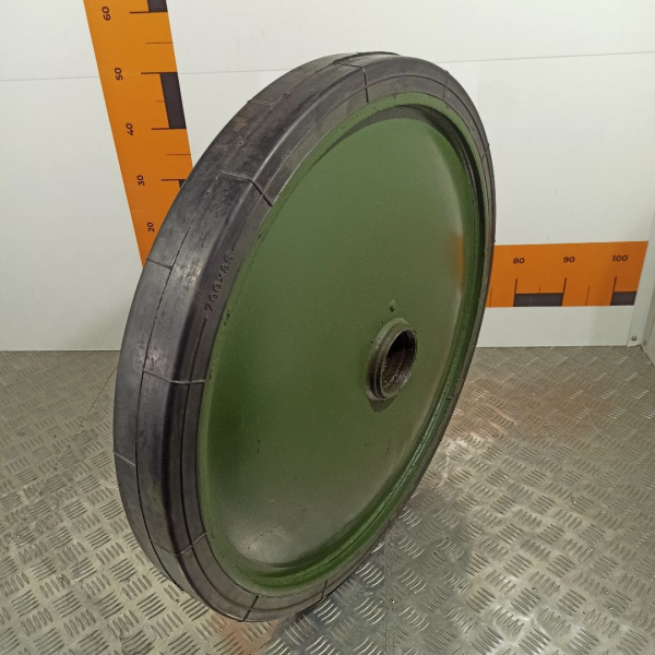 47-3204005-А2 Каток с шиной в сборе