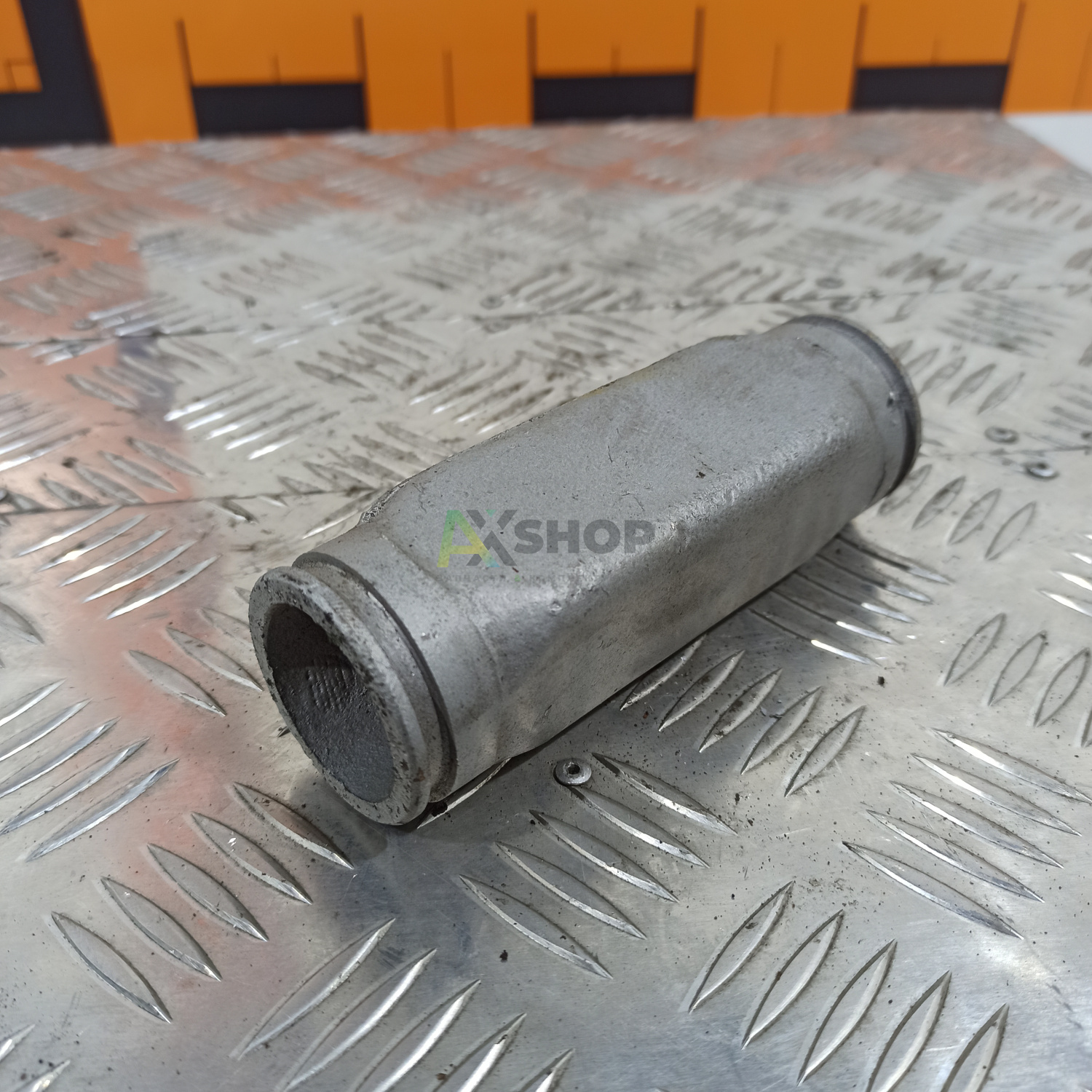 Труба подводящая правого блока 740-1303152