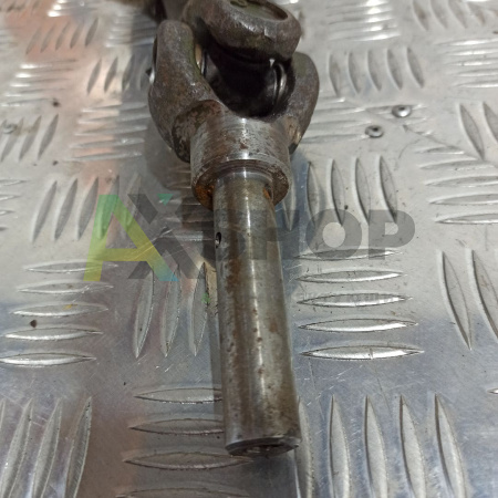 Валик вентилятора ведущий 71-1308050