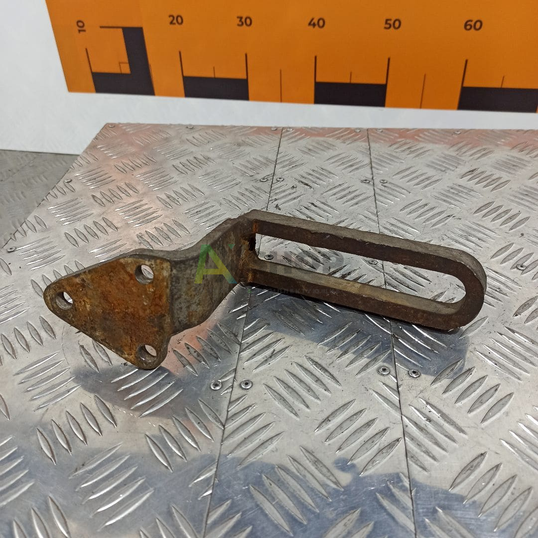 8.84.013 Кронштейн