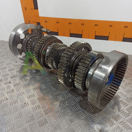 8.10.030 Вал главный с шестернями