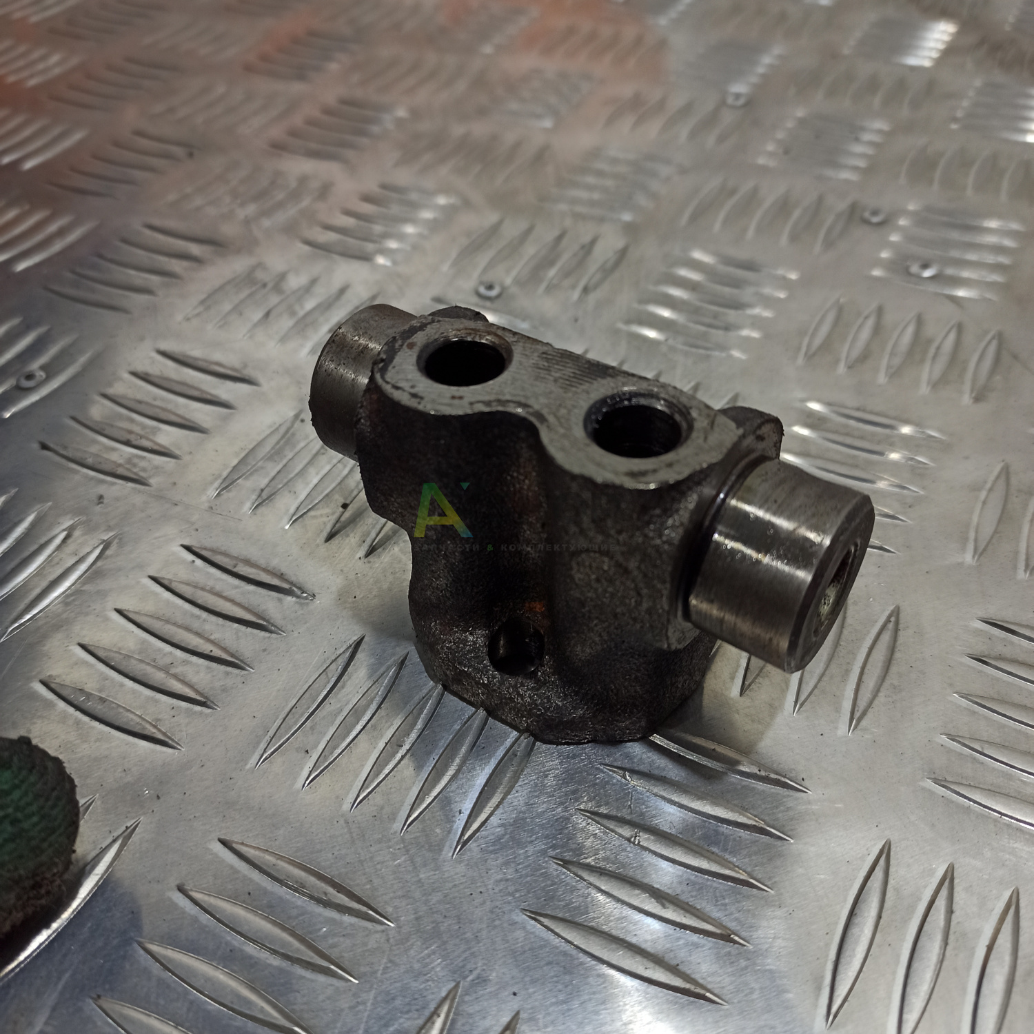 Стойка коромысел в сборе 740-1007091-10