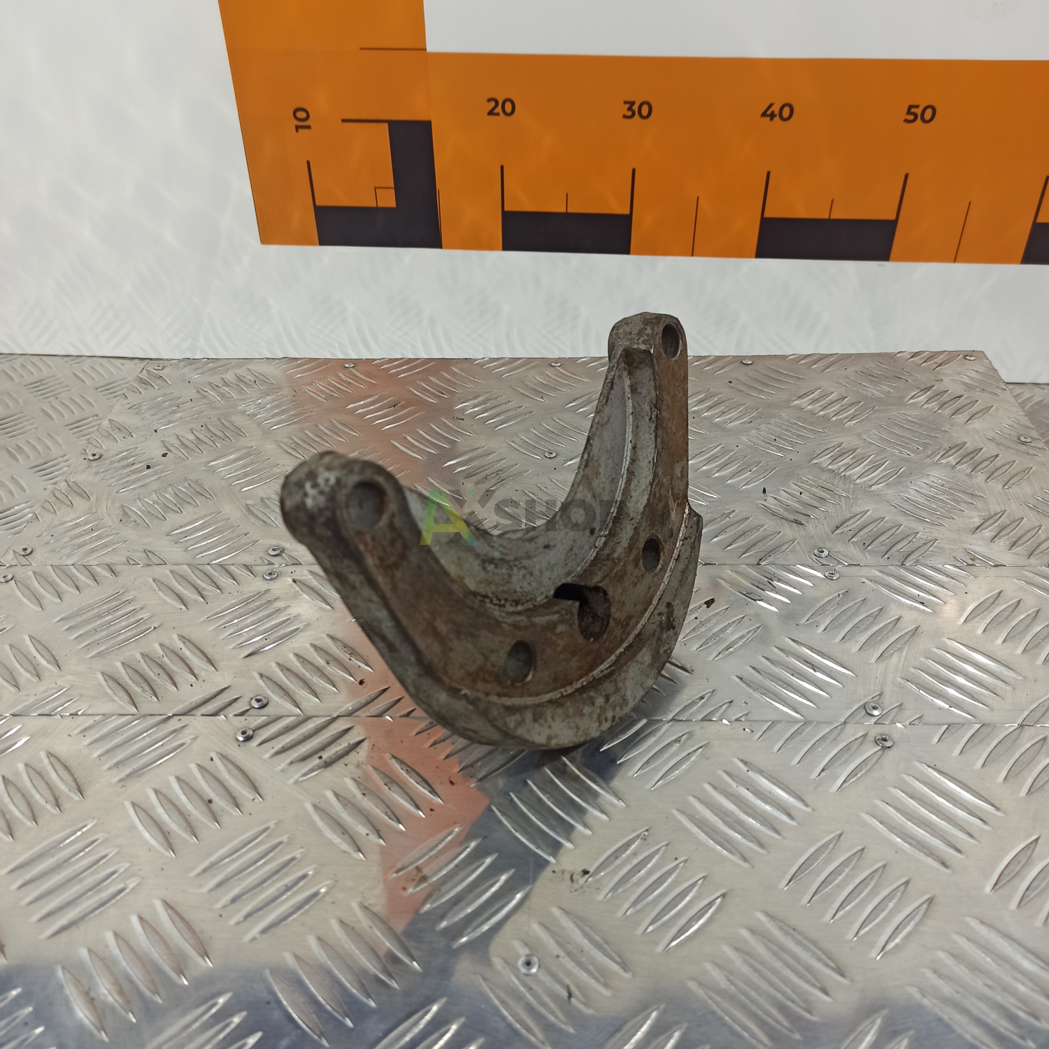 21.10.214 Лапа крепления главной передачи