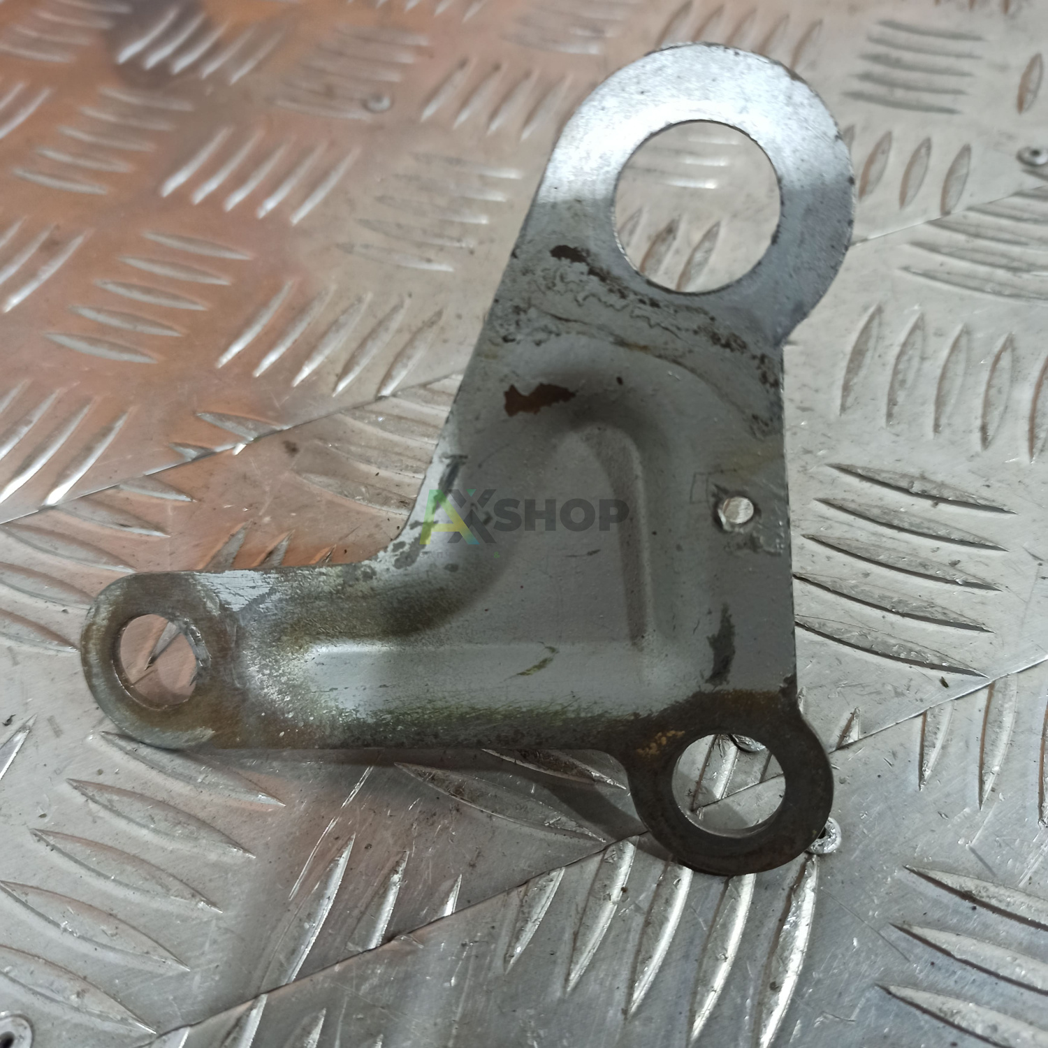 8.10.750 Кронштейн датчика манометра