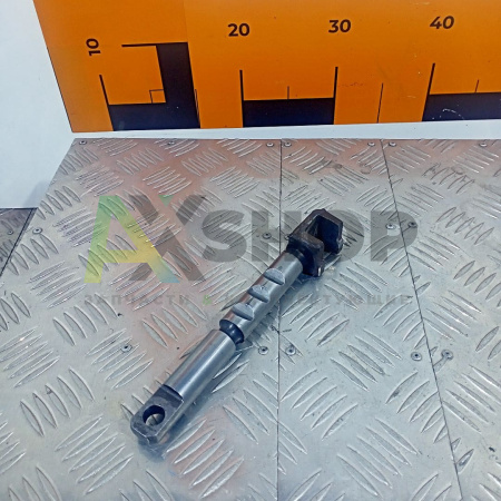 8.21.117 Поводок крайний правый