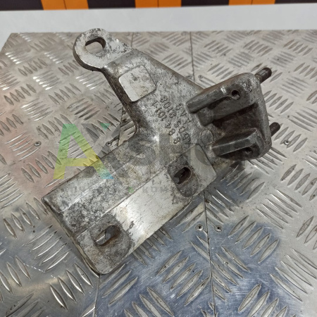 8.84.012-1 Кронштейн