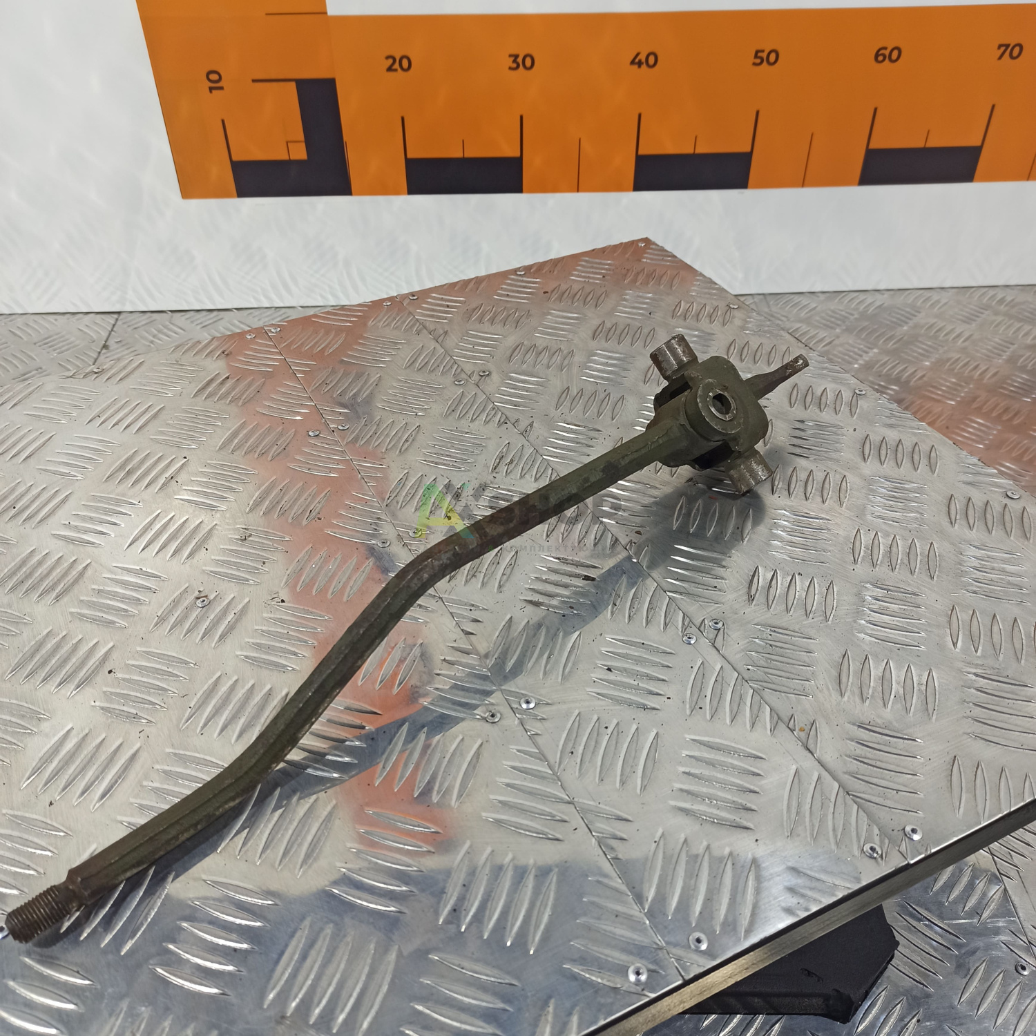 21.21.111 Рычаг переключения передач в сборе с траверсой