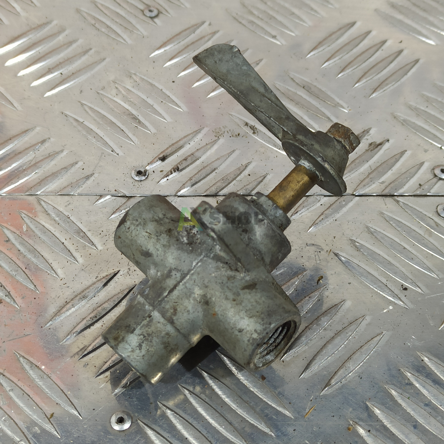 3151-1104160 Кран топливный РКНУ.ПП6-2