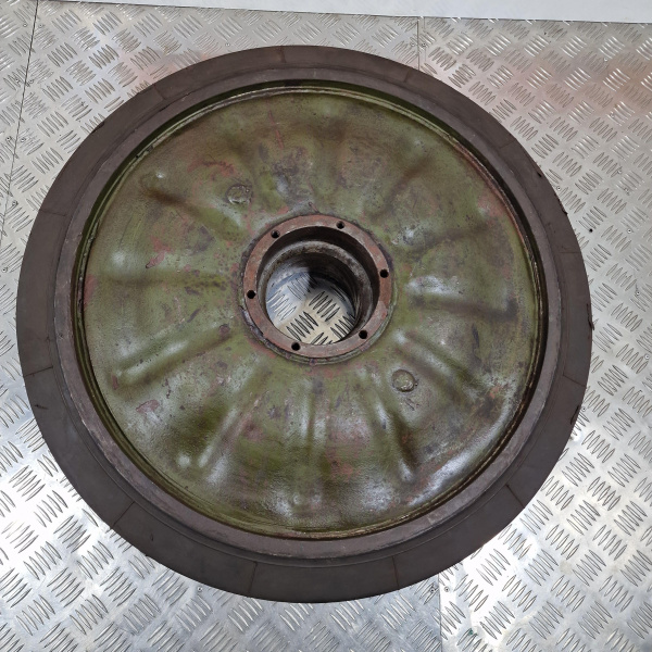 Каток опорный в сборе (670х140 \ металл)