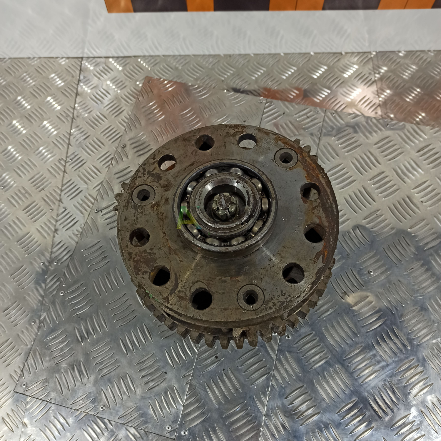 21.10.013 Механизм поворота левый в сборе