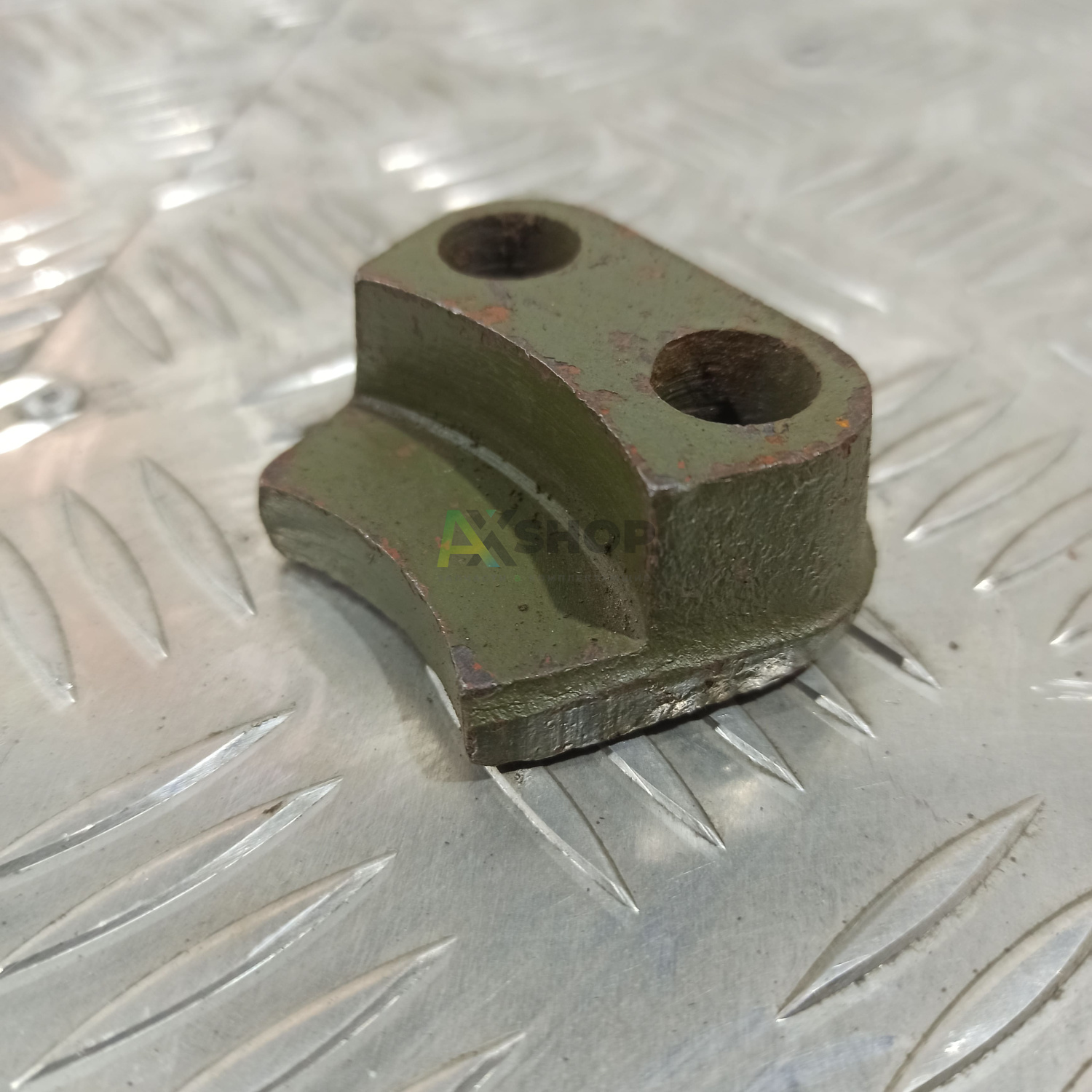 47-3203052 Фиксатор балансира катка