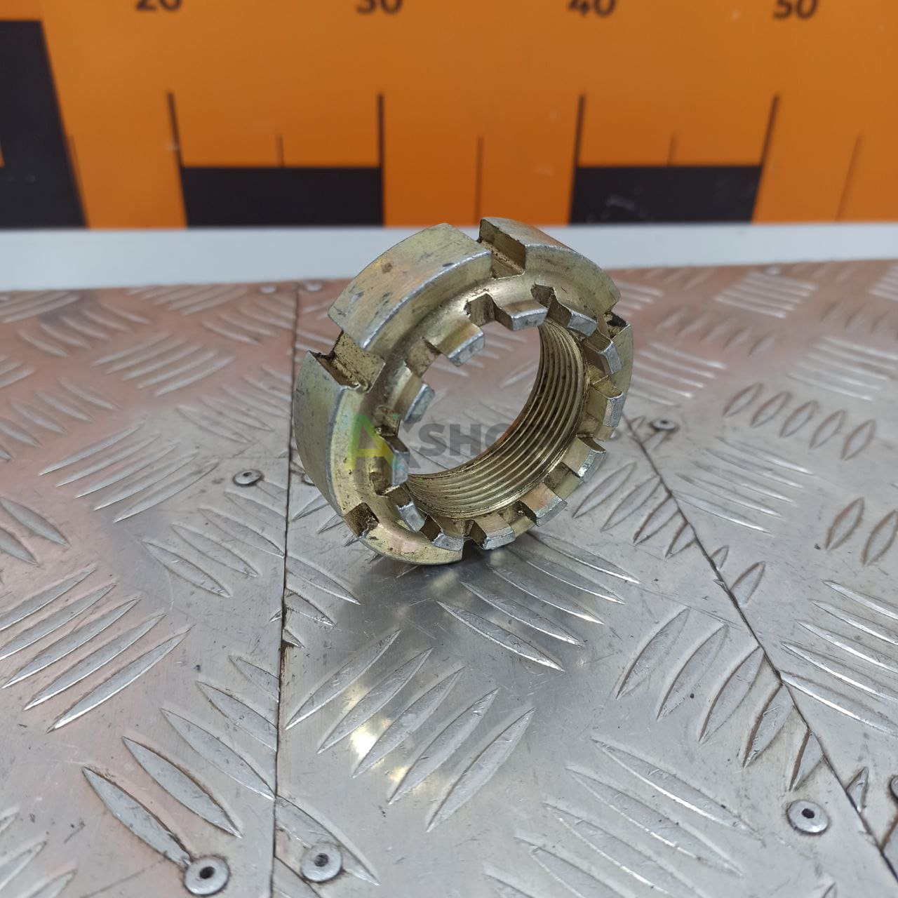 А5.32.118-1 Гайка корончатая