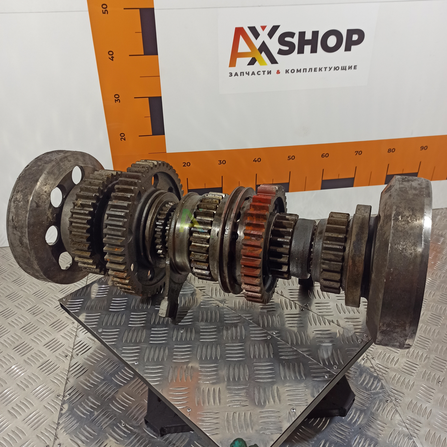 8.10.030 Вал главный с шестернями