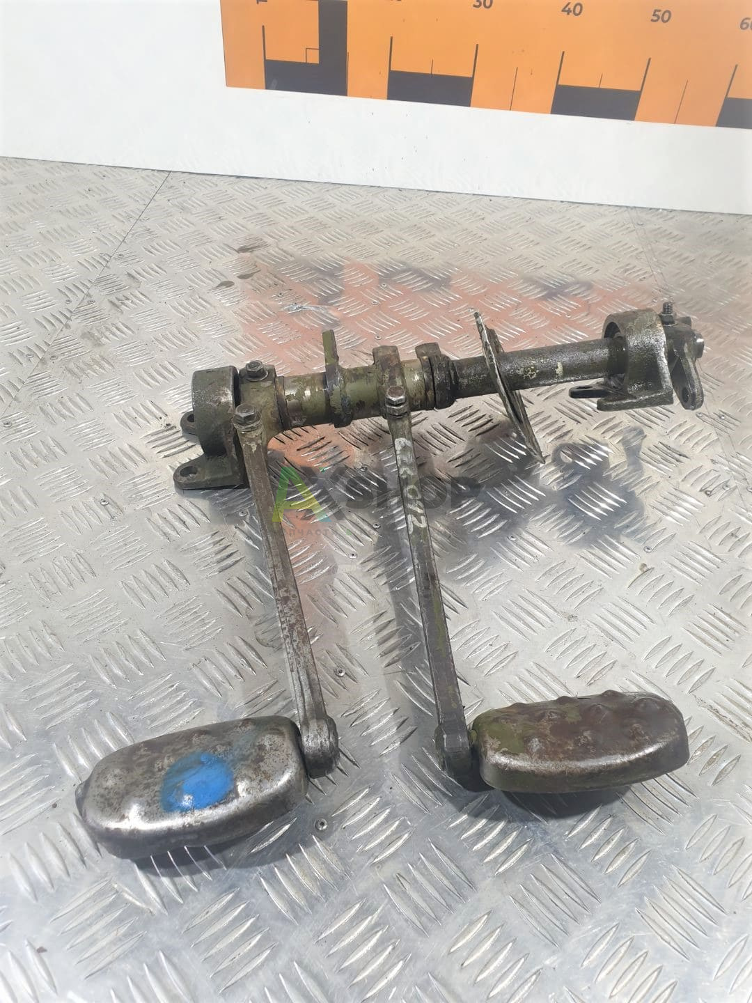 6.22.042 Педали в сборе