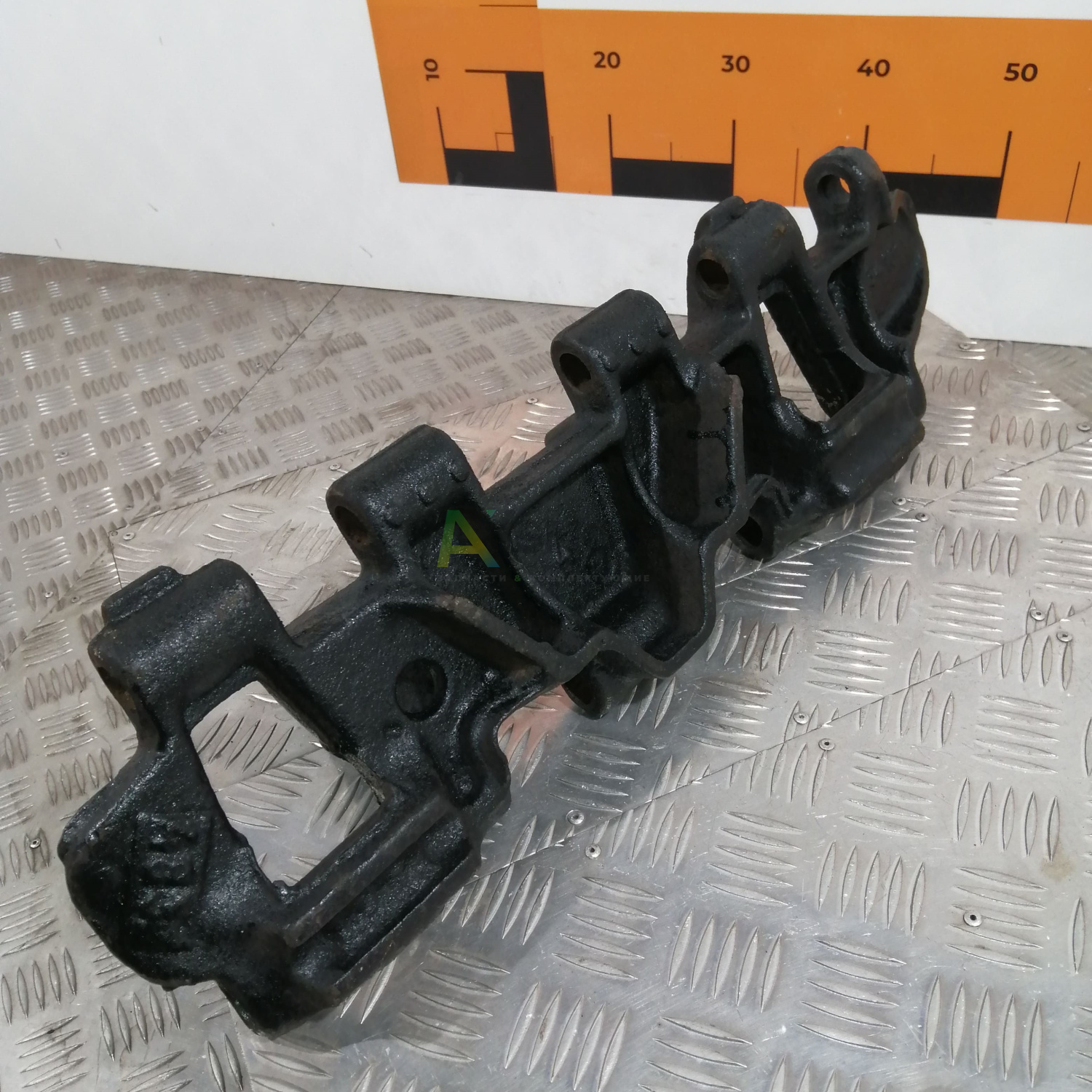 2.34.101 Звено гусеницы левое