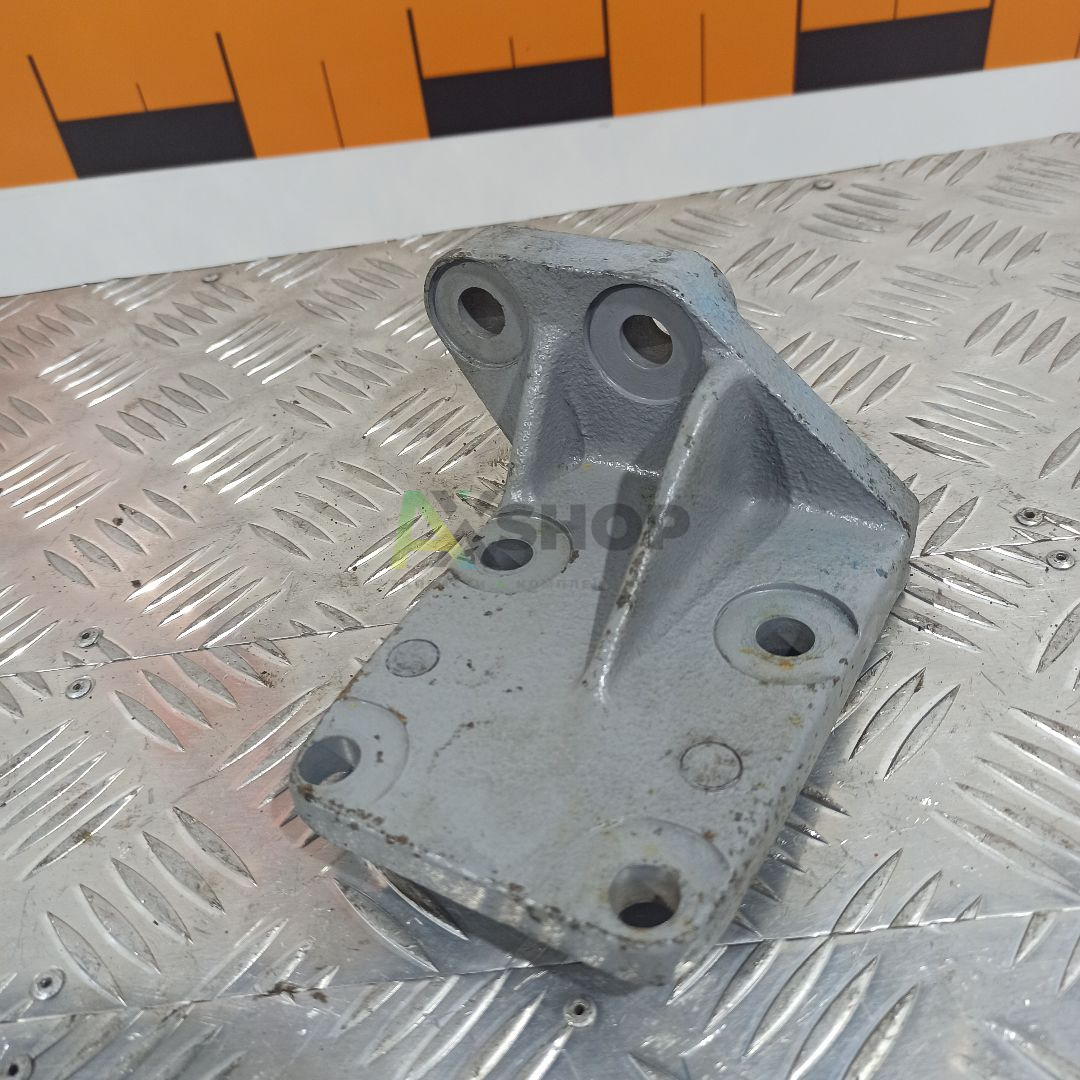 5320-1001014 Кронштейн крепления силового агрегата передний правый 