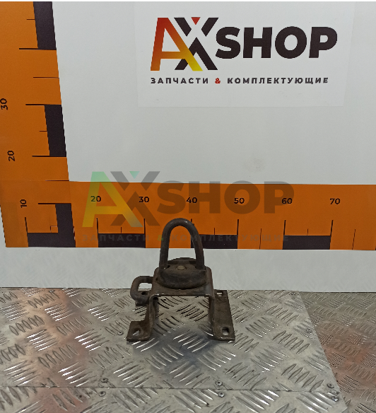 Кронштейн запора левый в сборе 5320-5018051