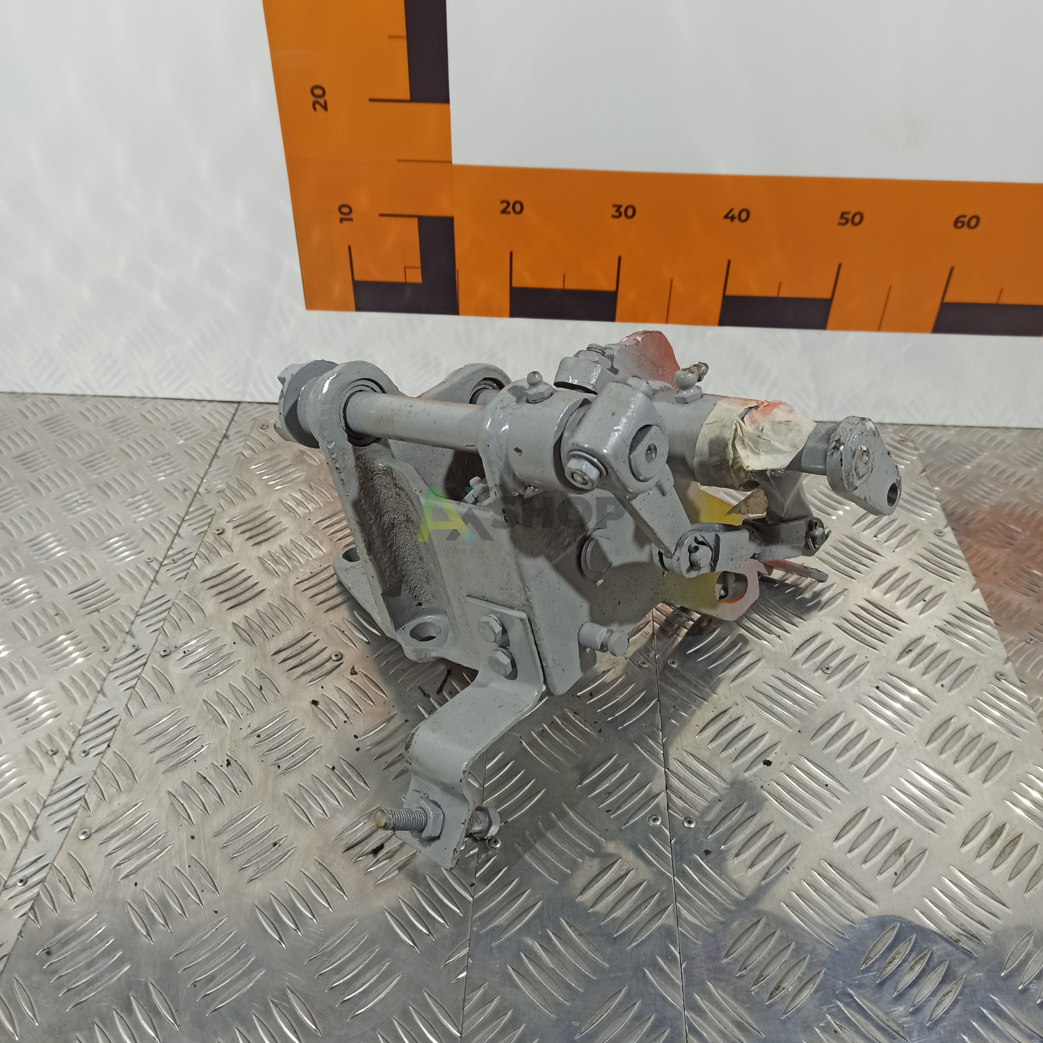 21.22.084-1 Мостик управления правый в сборе