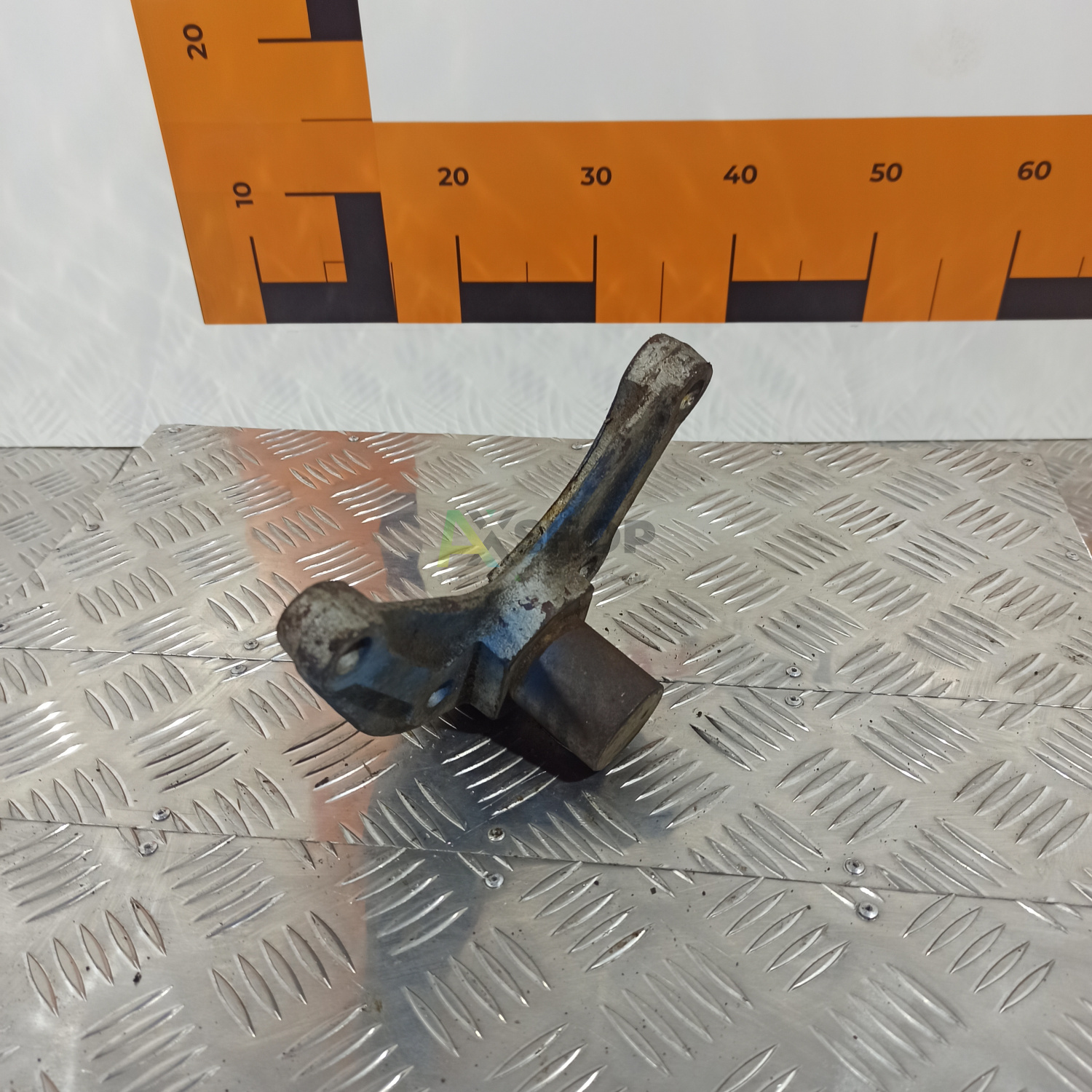 21.10.214 Лапа крепления главной передачи