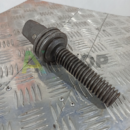 47-3205095 Винт натяжной ленивца