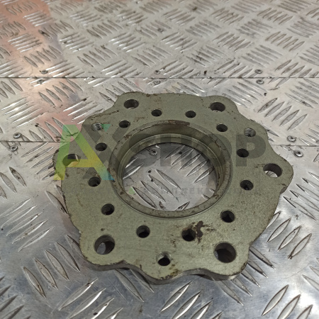 47-2501090 Крышка корпуса подшипников ведущей шестерни главной передачи в сборе