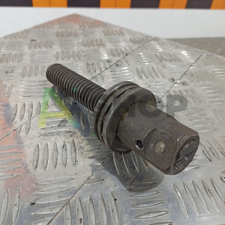 47-3205095 Винт натяжной ленивца