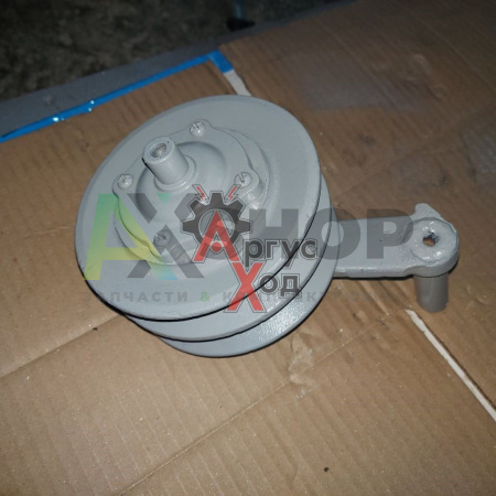 8.02.015-1 Ролик натяжной в сборе