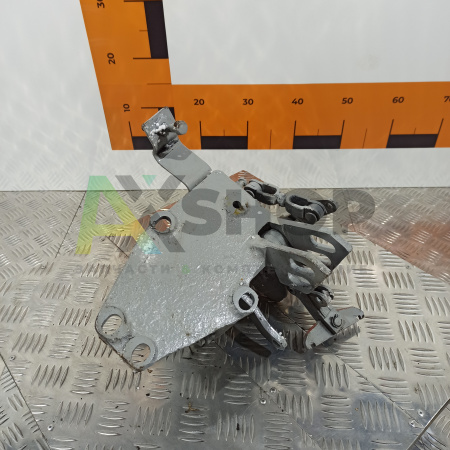 21.22.084-1 Мостик управления правый в сборе