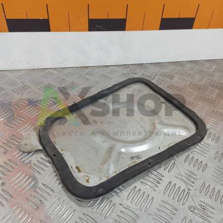 6.37.037 Крышка бокового лючка в сборе
